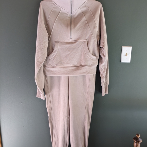 Danskin Soft Beige Lounge Wear - Picture 1 of 14